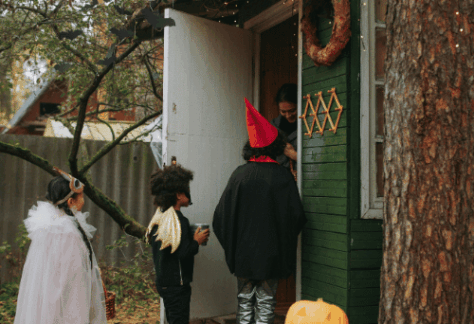 Treat or Trunk Halloween game